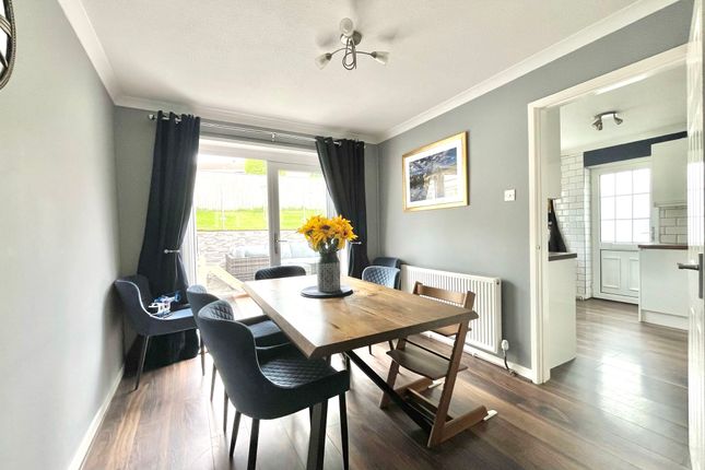 15, Erw Non, Llanelli photo 3