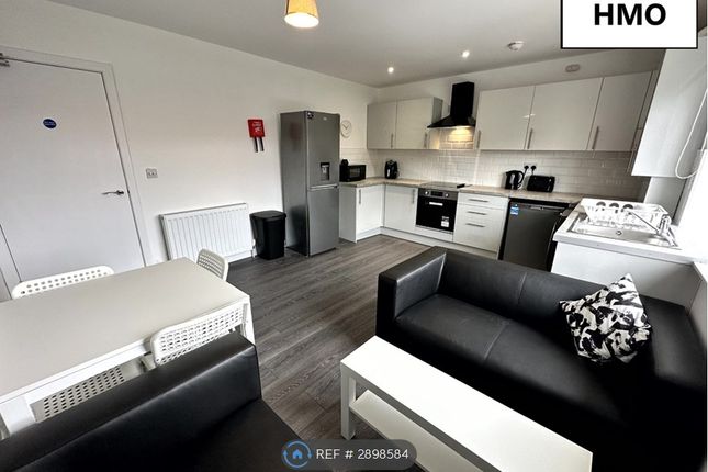 Flat, Hmo Licensed Wedderlea Drive, Glasgow photo 3