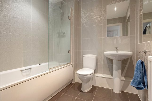 15 North Wing, Bramall Place, Jubilee Drive, Fleet photo 2