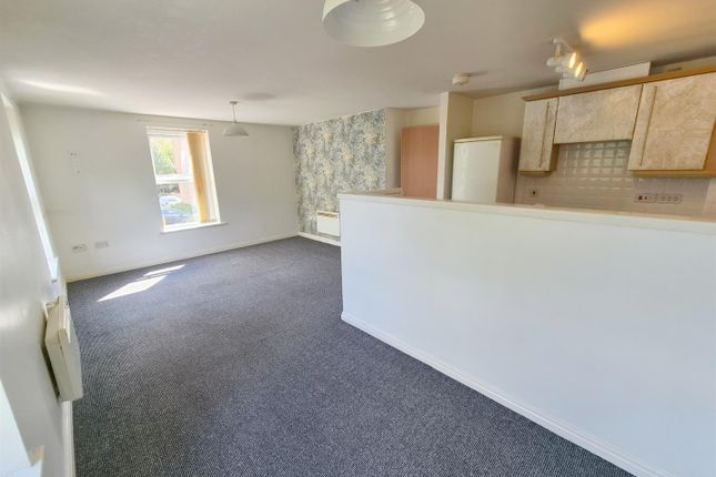 29, Ivatt Drive, Crewe photo 3