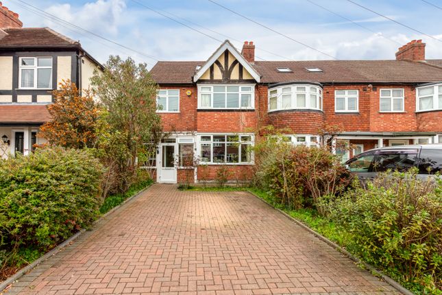 End terrace house for sale in Springfield Avenue, London