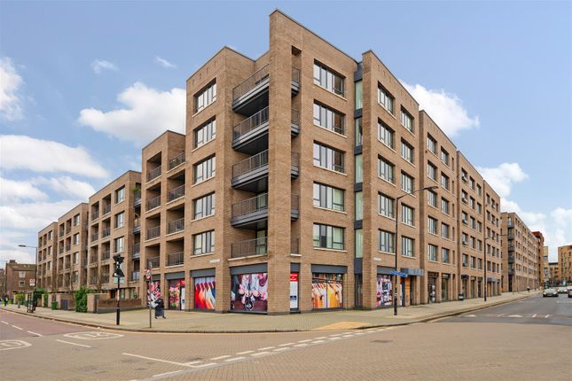 Flat for sale in Plough Way, London