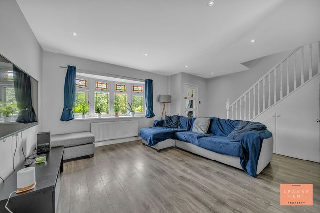 3 Eglwysilan Way, Caerphilly photo 2