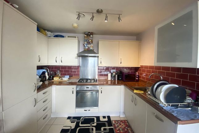 Flat 67, 92a, Phoenix House, HOUNSLOW photo 3
