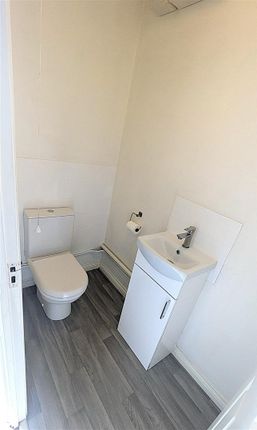 46, Napier Crescent, Wickford photo 5
