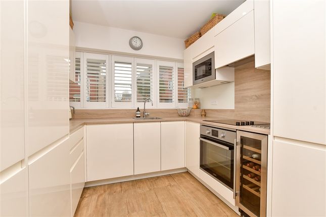 Dover Road, Tadworth photo 3
