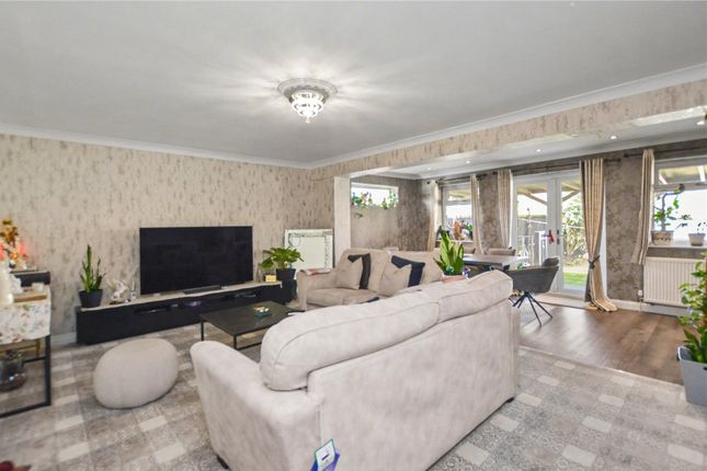 1, Pymont Court, Wakefield photo 3