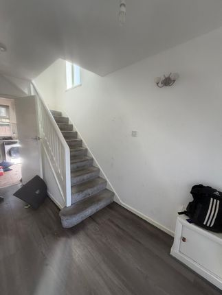 23 Princes Road, Ilford photo 4