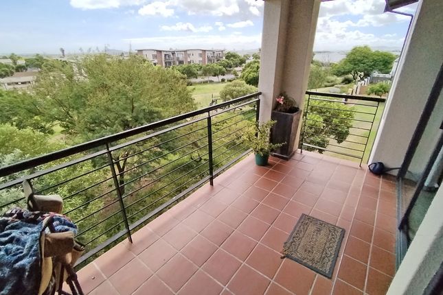 Apartment for sale in 33 Ascot Grove, 33 Grand National Boulevard, Royal Ascot, Western Seaboard, Western Cape, South Africa