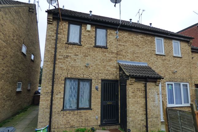 Thumbnail Terraced house to rent in Chiltern Gardens, Luton