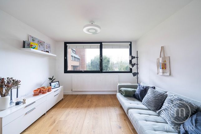 Flat for sale in Chandos Way, Golders Green