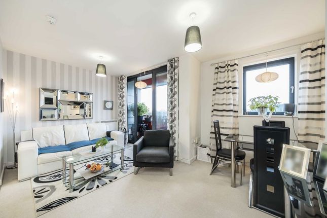 184 Ashburton Triangle, Drayton Park, London photo 2