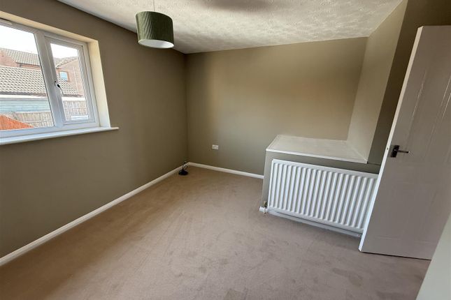 208, John OGaunts Way, Belper photo 4