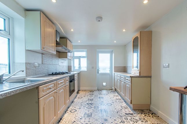 68 Clarence Road, Torpoint photo 4