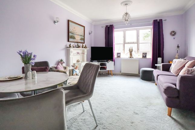 36 Arcadian Court, Sun Lane, Harpenden photo 3