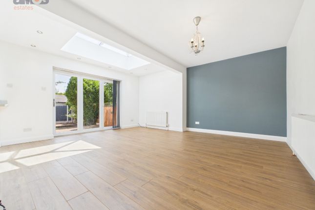 17 Orchill Drive, Hadleigh, Essex photo 4