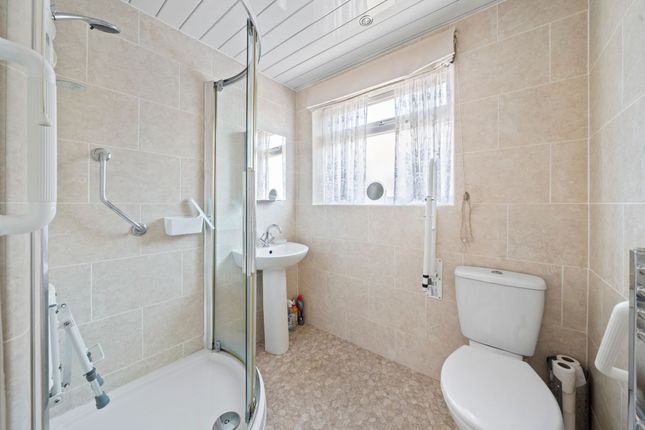 6 Burnham Grove, Wigan photo 4