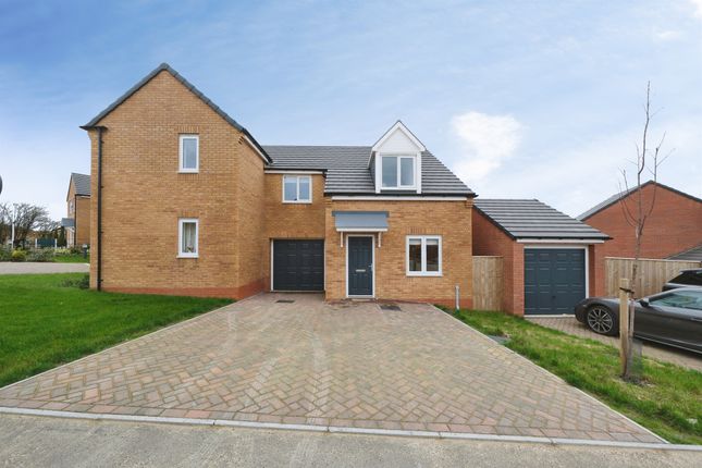 3-bed house on 9, Mistletoe Way, SUTTON-IN-ASHFIELD, £250,000