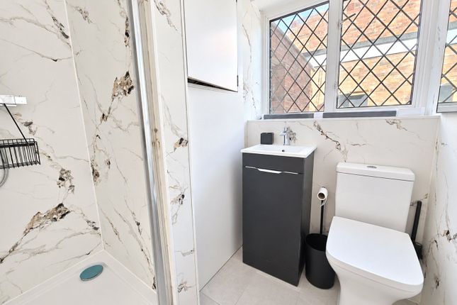 Room 2, 20, Lancing Close, West Sussex photo 2