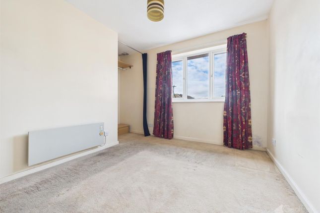 36, Newcastle Close, Weston Heights, Stevenage photo 4