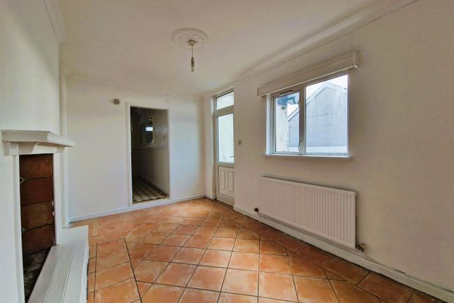 13, Tynycoed Terrace, Merthyr Tydfil photo 5