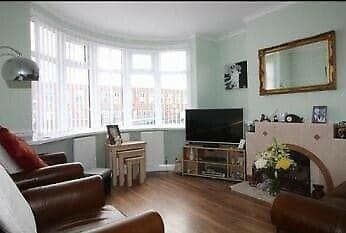 Terraced house to rent in Marsh Road, Luton