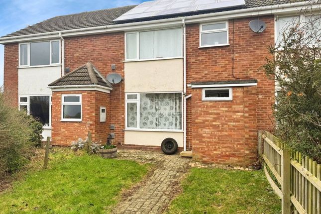 2-bed house on 2 Launds Green, Grantham, £140,000