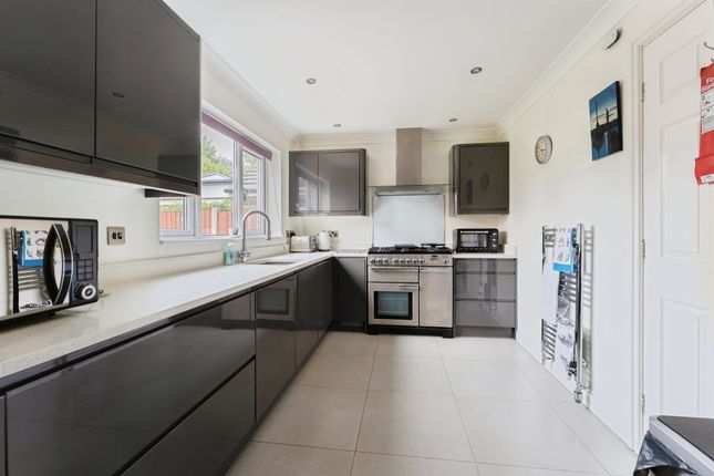 2, Haycroft Close, Ellesmere Port photo 3