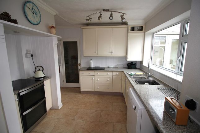 Semi-detached house for sale in Redleaves Avenue, Ashford