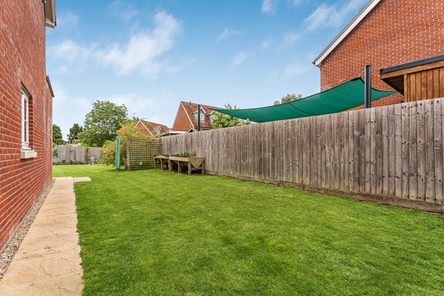 6, Abbot Crescent, Abingdon photo 4