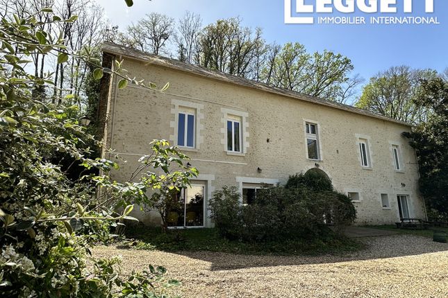 Villa for sale in Argenton-Sur-Creuse, Indre, Centre-Val De Loire