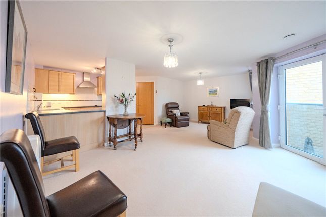 24, Thackrah Court, Leeds photo 4