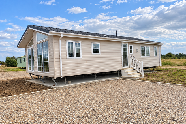2-bed caravan on 1 Field, Frostley Gate, Holbeach, £75,000