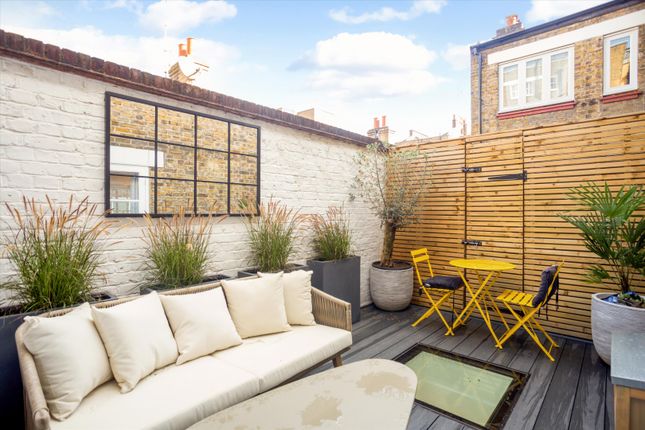 Thumbnail Terraced house for sale in Wyndham Mews, London