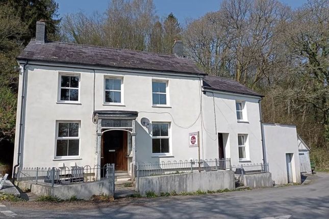 Llandysul, Ceredigion photo 2