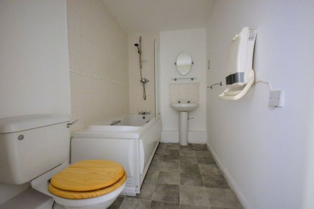 13 Claremont Court, North Farm Road, Tunbridge Wells photo 5