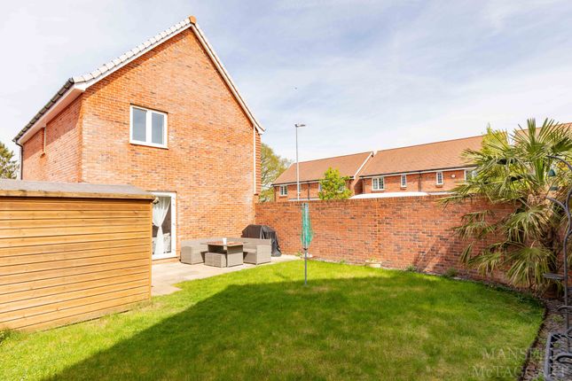 Detached house for sale in Robinson Crescent, Crawley