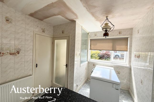 37, Golborn Avenue, Stoke-On-Trent photo 4