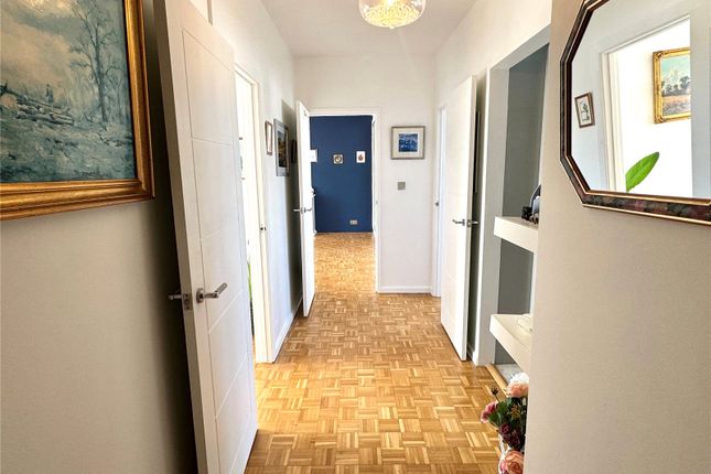 Flat 34, Park Gates,, Chiswick Place, East Sussex photo 3