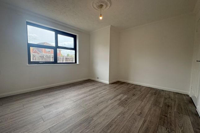 Flat 7, The Ashleighs, Canvey Island photo 3