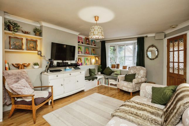 1, Lawrence Way, Leicestershire photo 3
