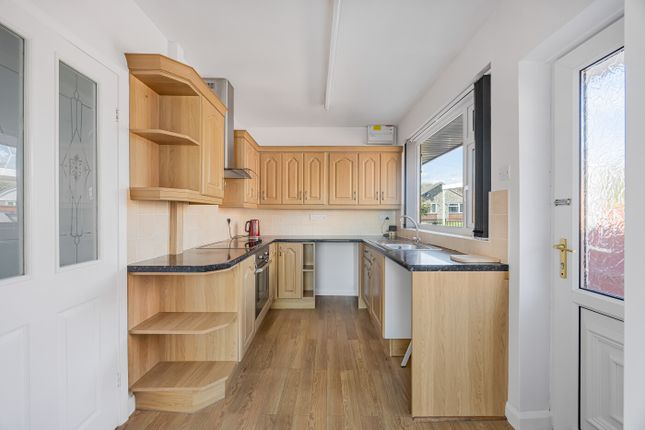 10 Mowbray Close, Leominster photo 2