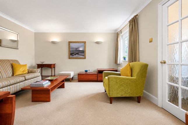 9, Grovebury Gardens, St. Albans photo 3