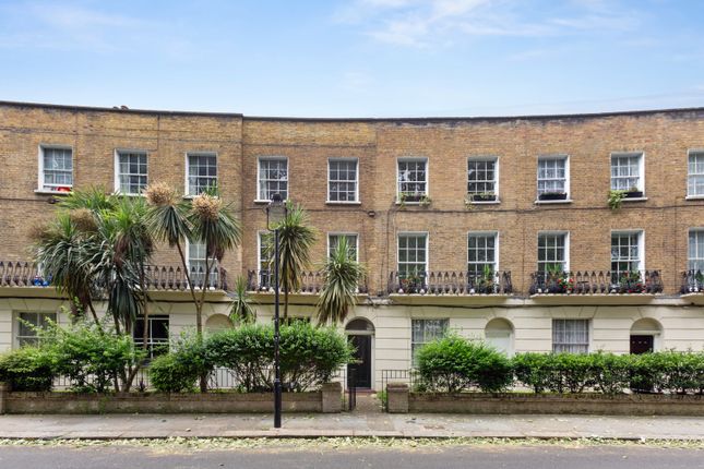 Flat for sale in Goldington Crescent, London