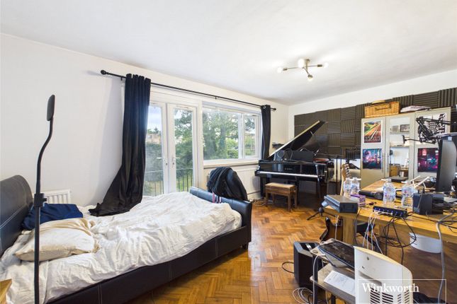 Flat 7, Ashley Court,, Great North Way, London photo 2