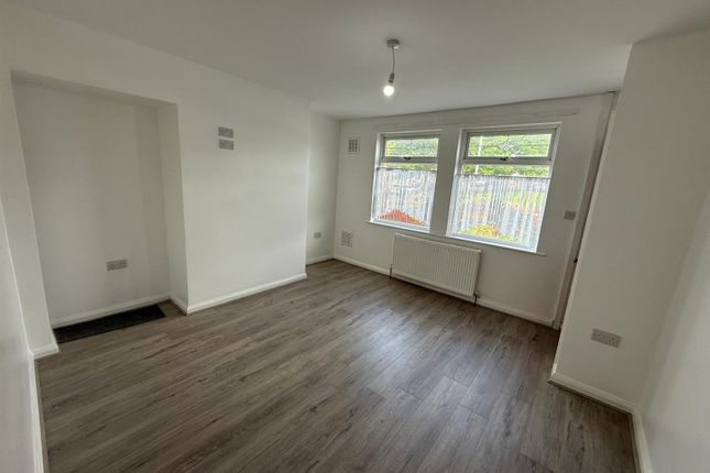 24, Springfield Street, Bradford photo 2