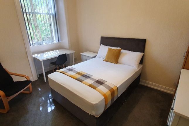 i want to buy flat in park circus