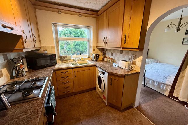 5, Sandringham Road, Wordsley photo 2
