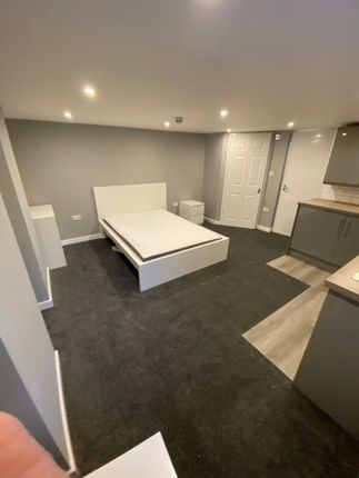 44 , Leeds Road, Dewsbury photo 4