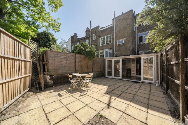 16B,, David's Road, London photo 4